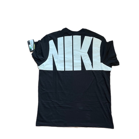 XL Nike Standard Fit Short Sleeve Tee with tags - Picture 2 of 3